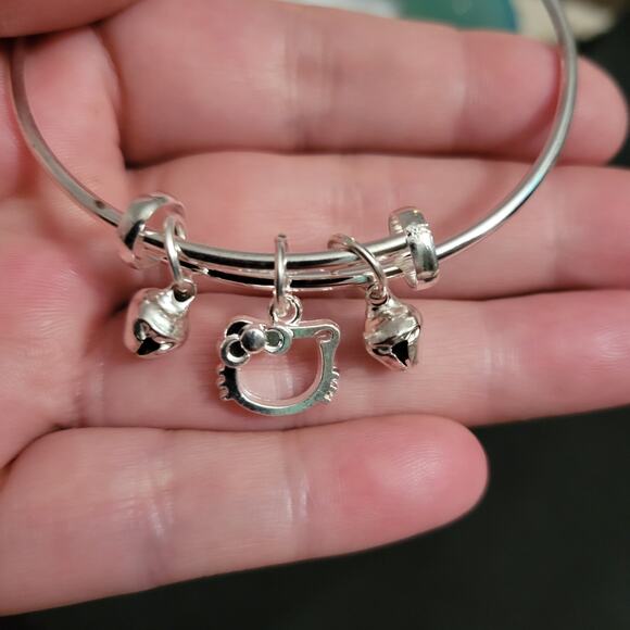 Hello Kitty silver tone charm bracelet with little bells - Picture 2 of 2